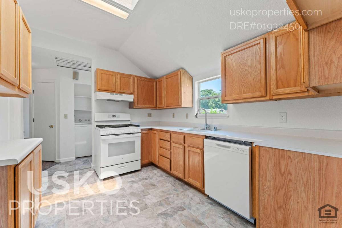 House for rent at 3901 Y St, Sacramento, CA 95817