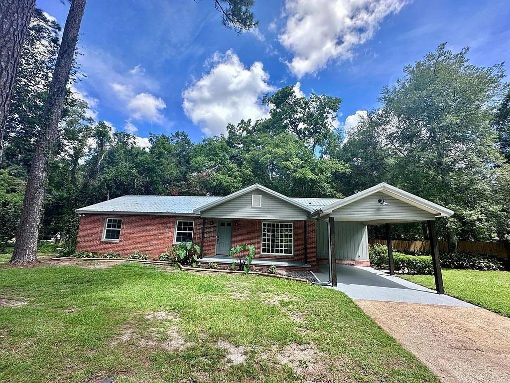 House for rent at 100 Winding Rd, Dothan, AL 36301