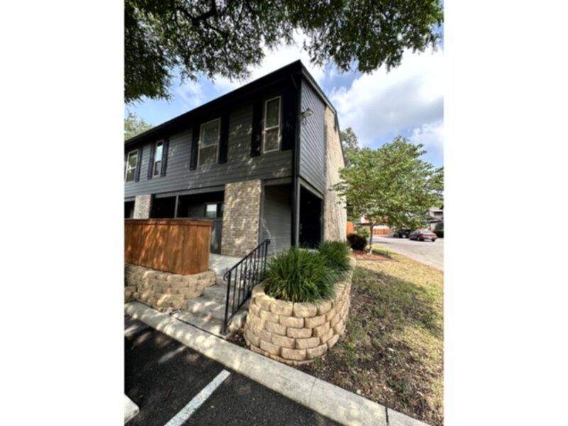 Townhouse for rent at 2718 Old Field #804, San Antonio, TX 78247