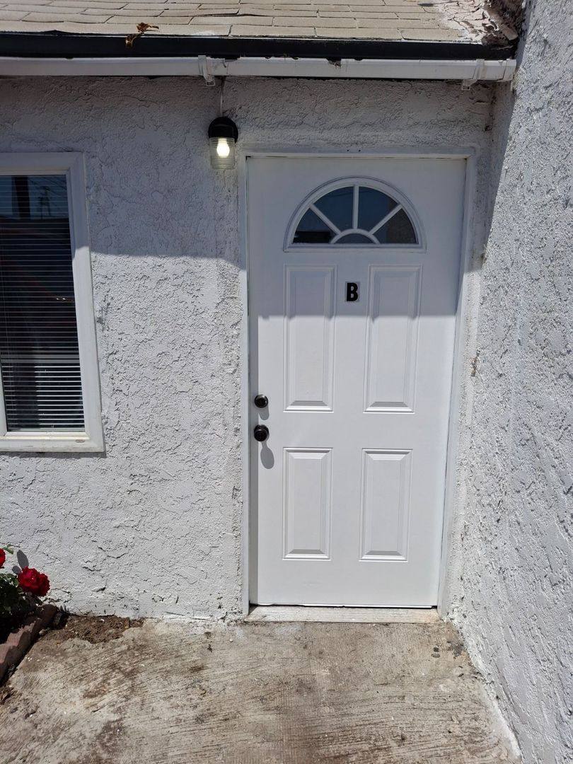 Apartment for rent at 7229 7233 Somerset Blvd, Paramount, CA 90723
