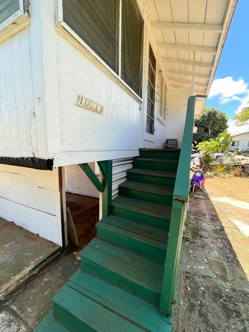 Apartment for rent at 1003 3rd Ave, Honolulu, HI 96816