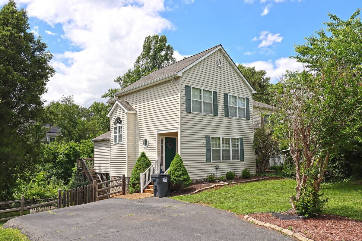 Townhouse for rent at 206 Buttercup Lane, Charlottesville, VA 22901