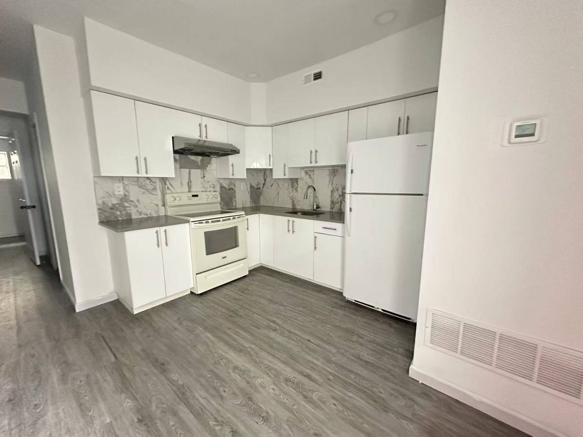Apartment for rent at 915 Washington Ave, Philadelphia, PA 19147