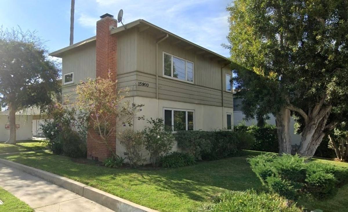 Townhouse for rent at 15900 W Sunset Blvd, Pacific Palisades, CA 90272