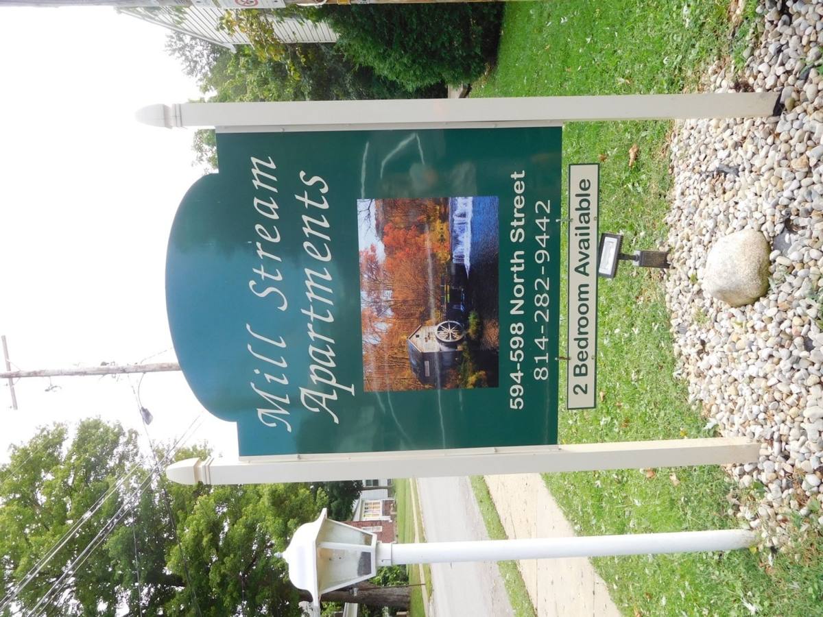 Apartment for rent at 598 N St, Meadville, PA 16335
