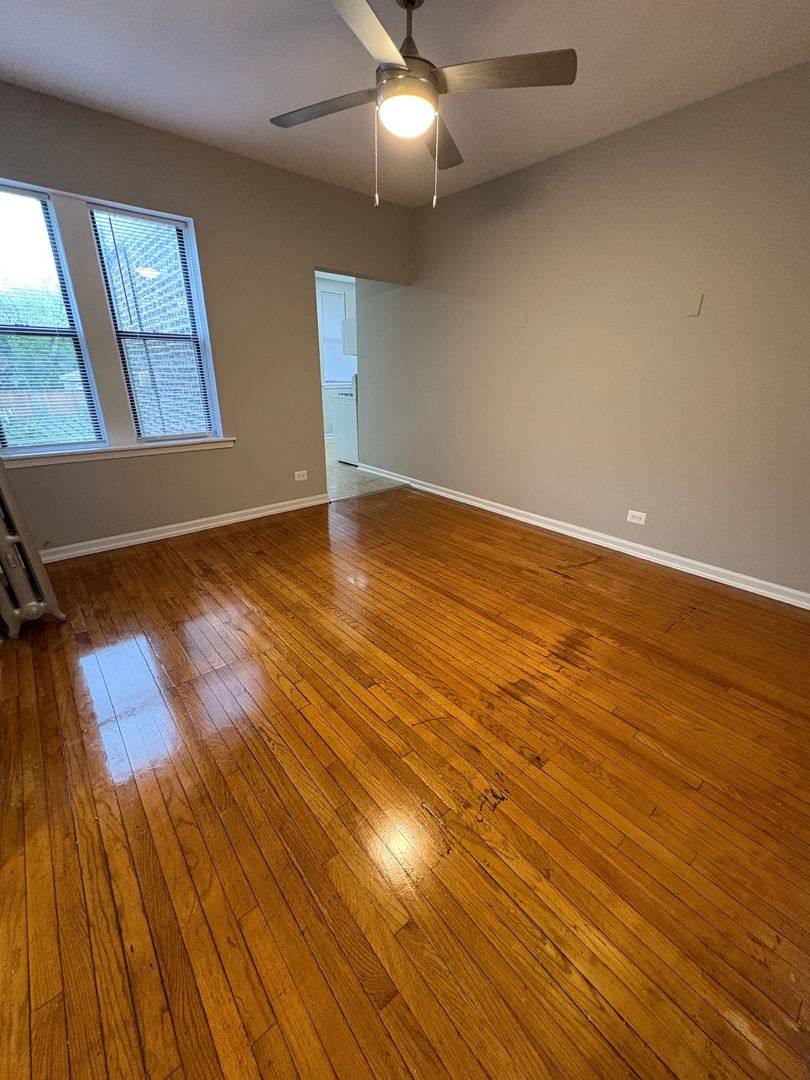 Apartment for rent at 4945 W Monroe St, Chicago, IL 60644