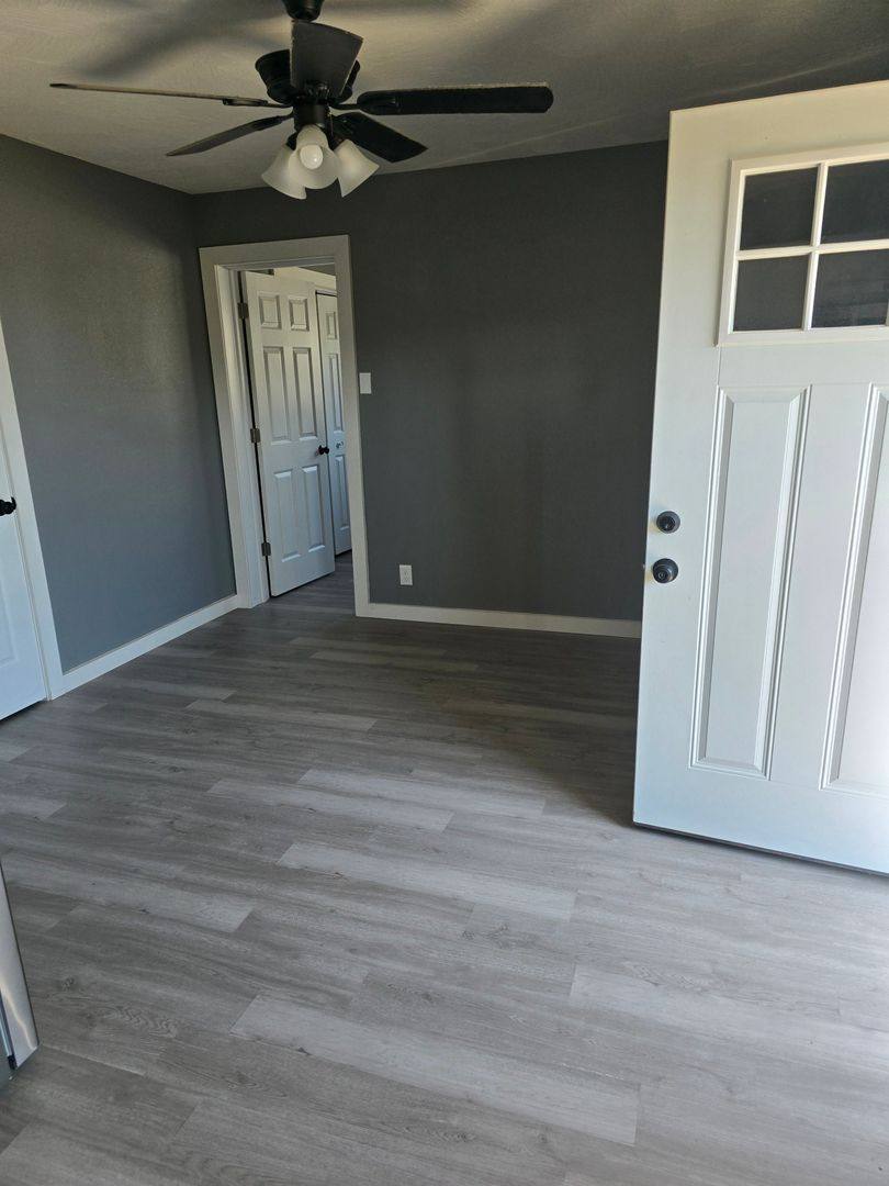 Apartment for rent at 250 N Missouri St, Bolivar, MO 65613