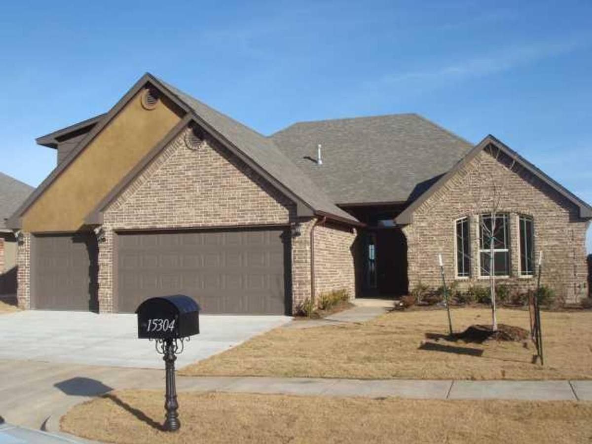 House for rent at 15304 Blue Jay Dr, Edmond, OK 73013