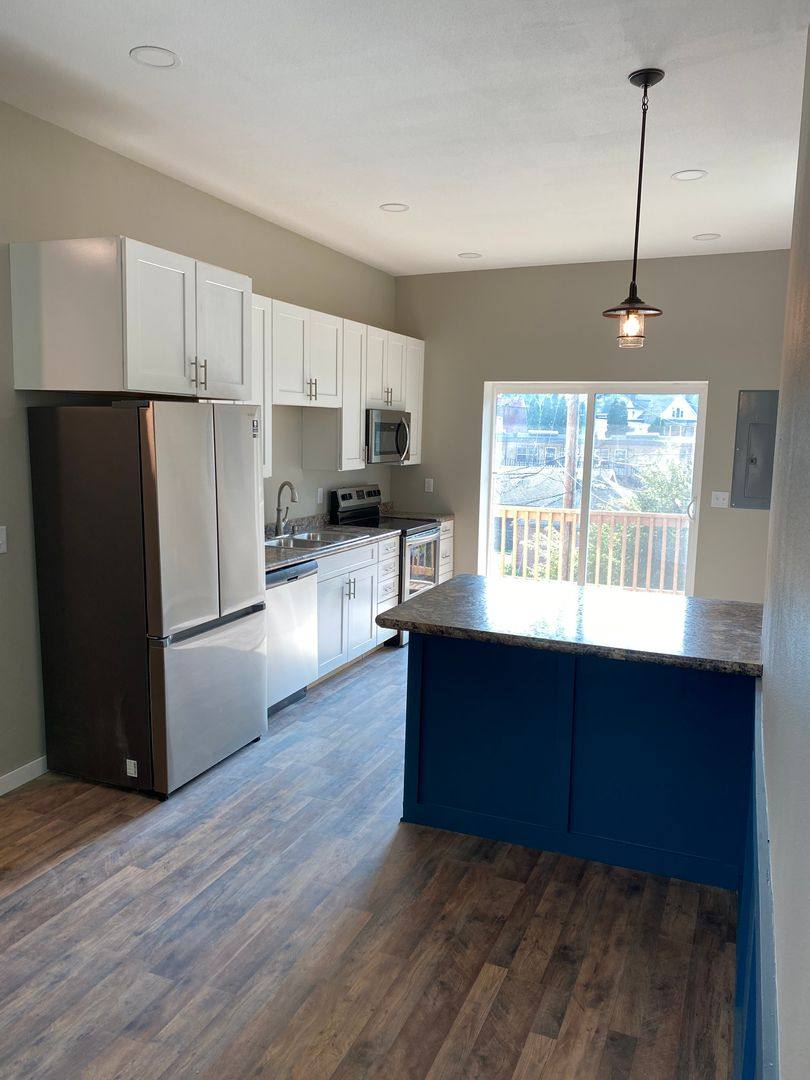 Apartment for rent at 1745 Madison St, Dubuque, IA 52001