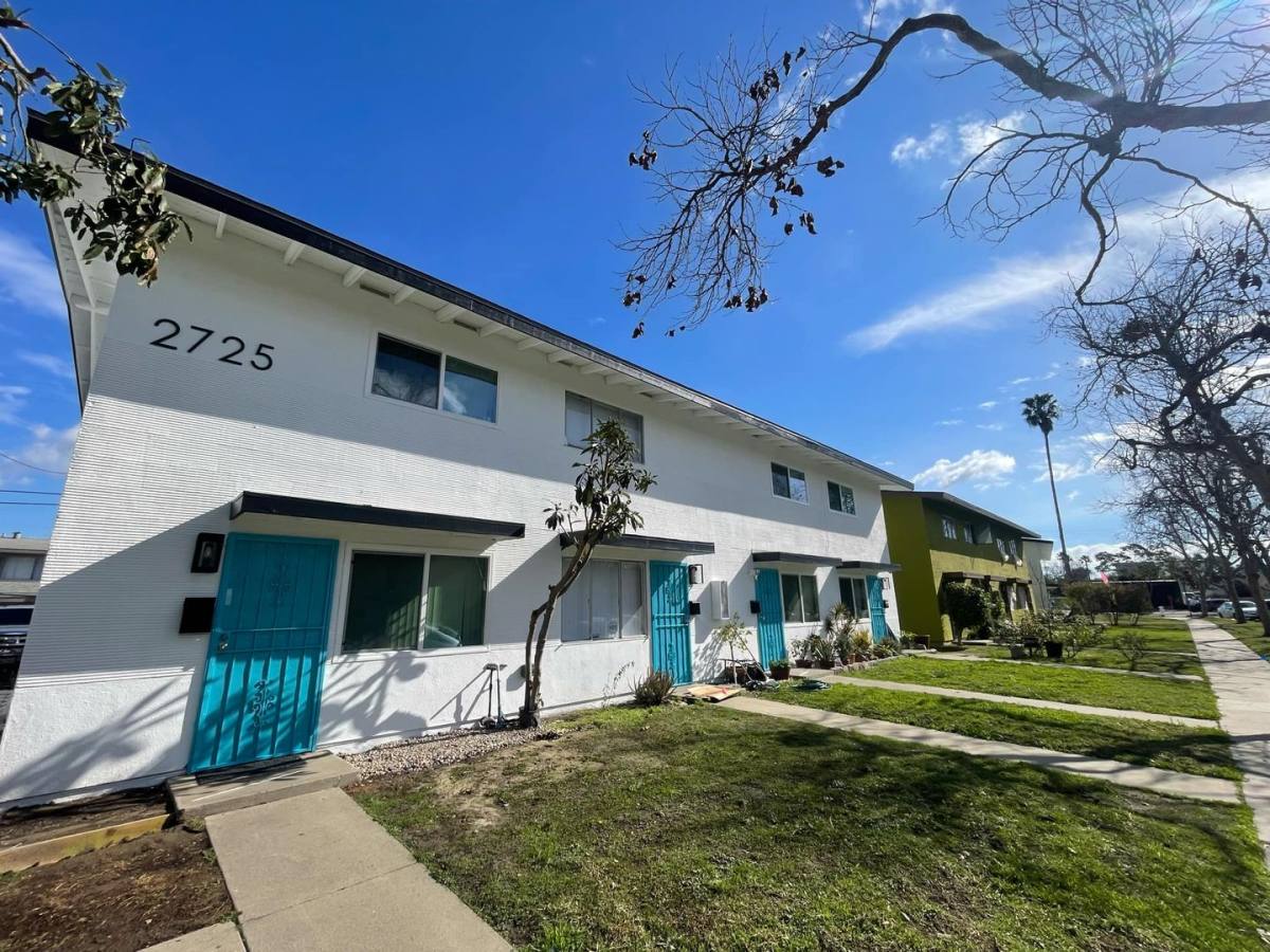 Apartment for rent at 2725 S Baker, Santa Ana, CA 92707