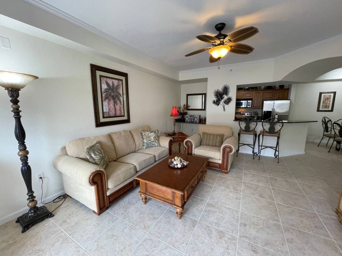 Apartment for rent at 12935 Violino Lane, Naples, FL 34105