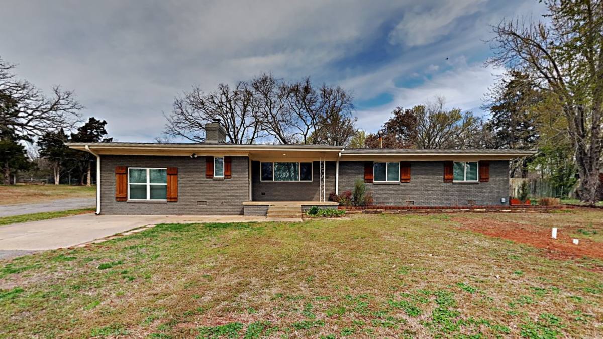 House for rent at 1409 E Covell Rd, Edmond, OK 73034
