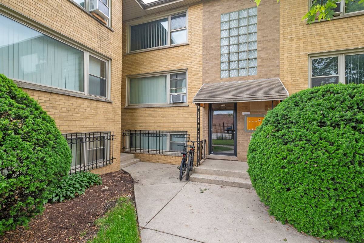 Apartment for rent at 3639 W 63rd St, Chicago, IL 60629