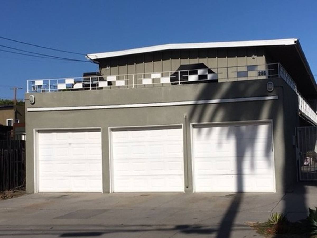 Apartment for rent at 286 Kennebec Ave, Long Beach, CA 90803