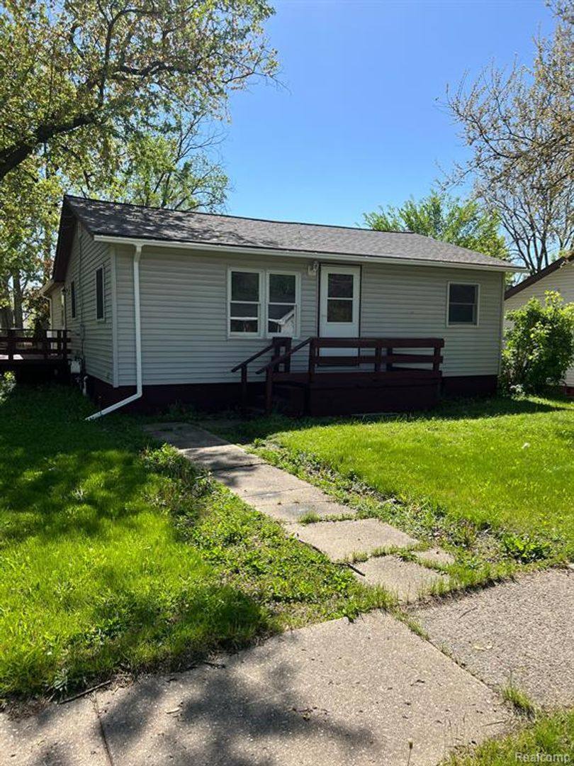 House for rent at 3183 S Term St, Burton, MI 48529