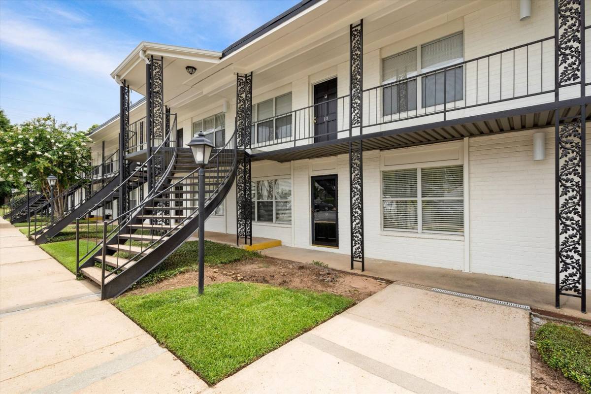 Condo for rent at 4009 Old Shell Rd #C9, Mobile, AL 36608