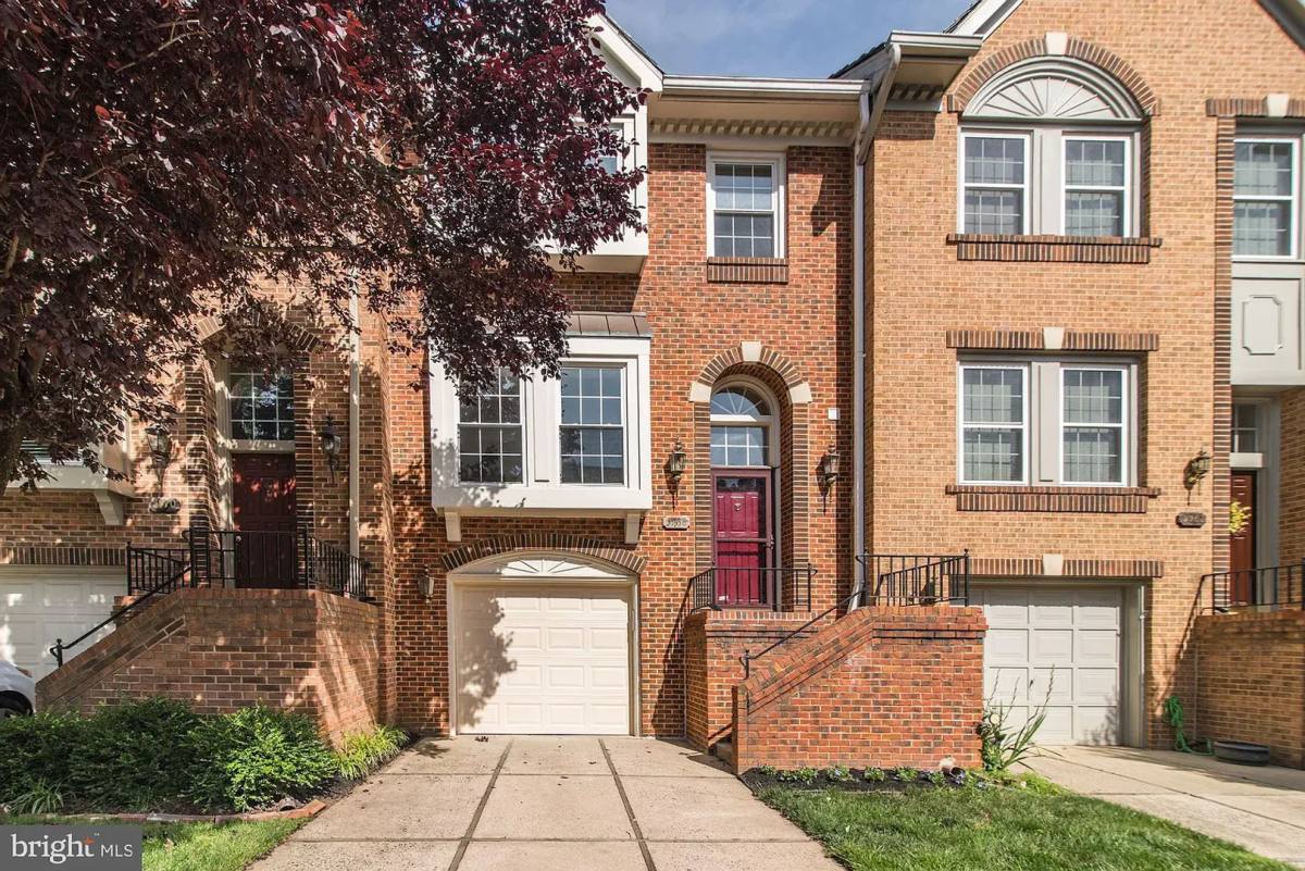 House for rent at 3968 Valley Ridge Dr, Fairfax, VA 22033