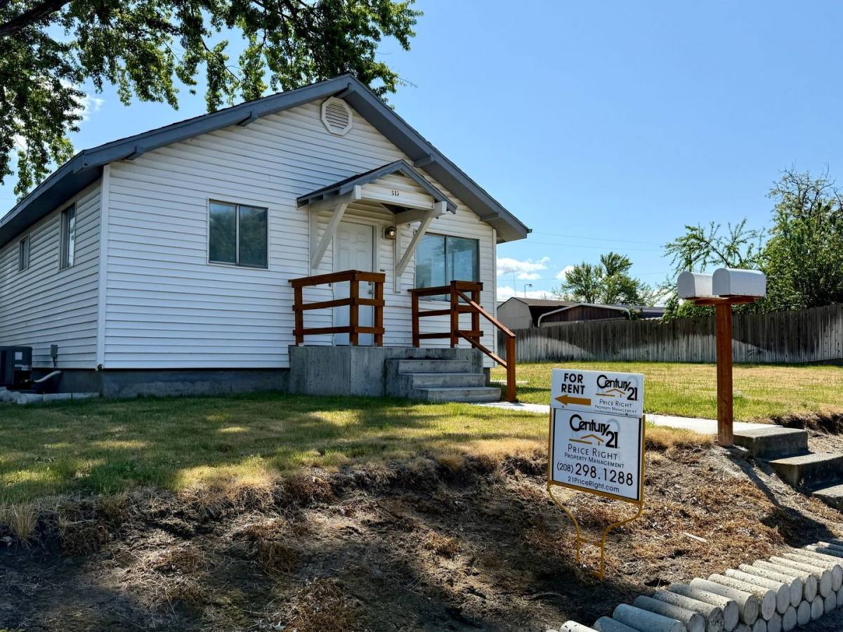 Townhouse for rent at 517 12th St, Clarkston, WA 99403