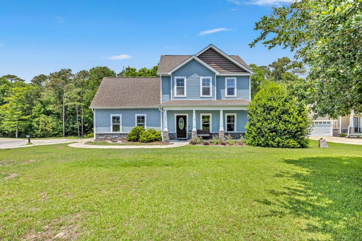 House for rent at 426 Peppermint Dr, Hubert, NC 28539