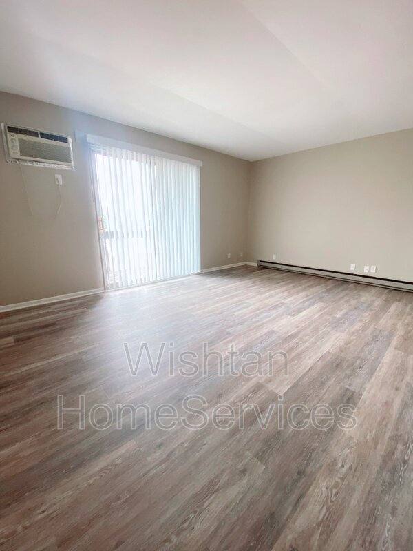 Apartment for rent at 201 N Charleston Blvd #3, Macomb, IL 61455