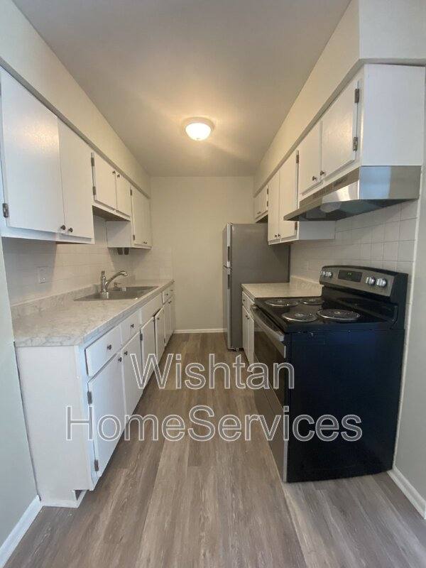 Apartment for rent at 218 N Charleston Blvd #2, Macomb, IL 61455