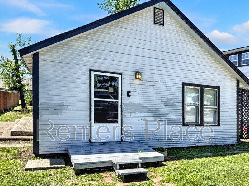 House for rent at 513 E 8th St #C, Claremore, OK 74017