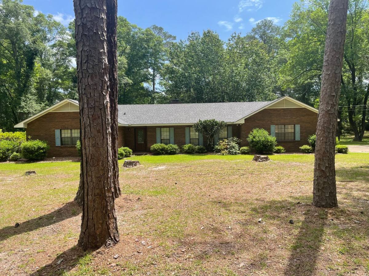 House for rent at 319 Country Lane, Luverne, AL 36049