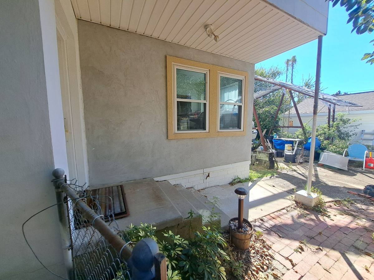 Apartment for rent at 2389 1 2 N, Pensacola, FL 32503