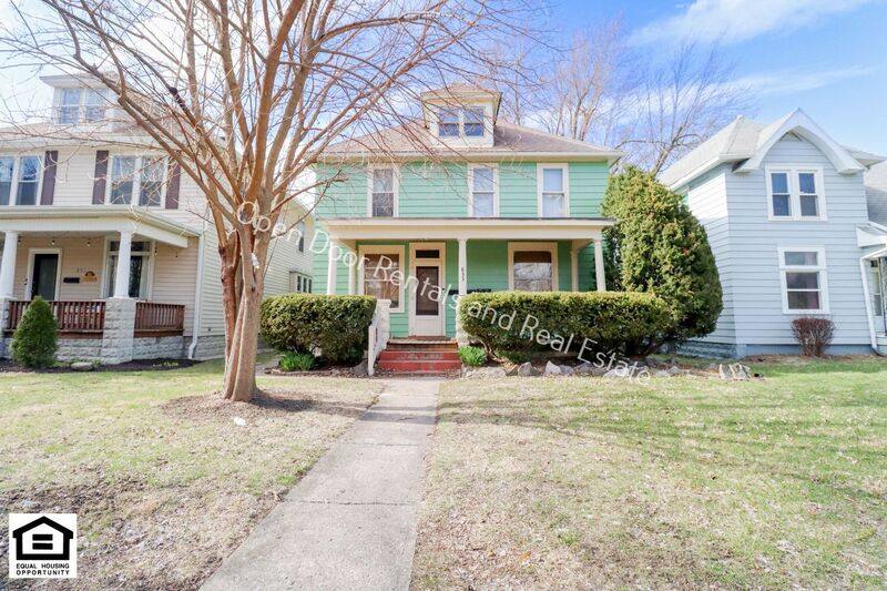 Apartment for rent at 833 Edgewater Ave #2, Fort Wayne, IN 46805