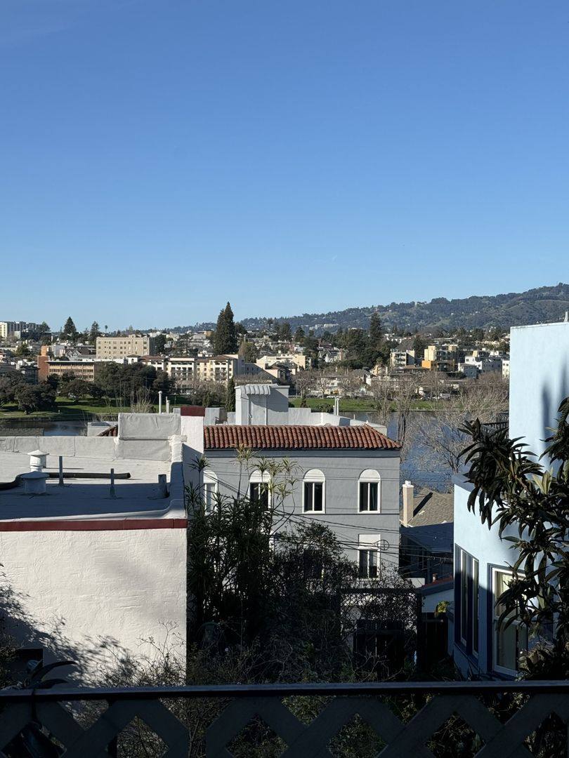 Apartment for rent at 317 Hanover Apts, Oakland, CA 94606