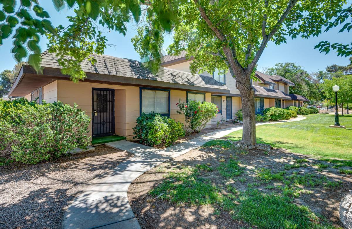 Townhouse for rent at 6211 Meadow Brook Lane, Las Vegas, NV 89103