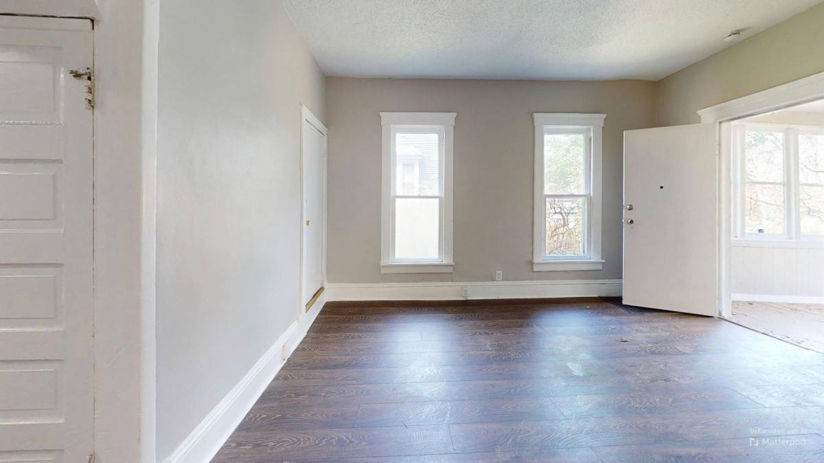 Apartment for rent at 838 Yale St, Akron, OH 44311