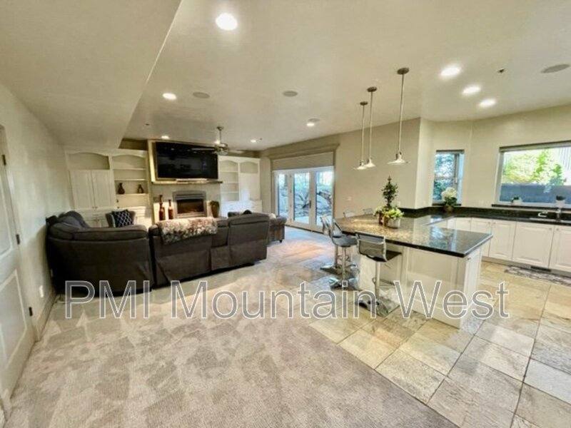 House for rent at 881 E Eagle Ridge Dr #B, North Salt Lake, UT 84054