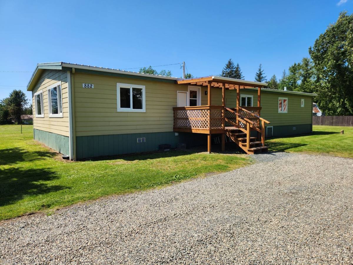 House for rent at 882 E Kelly Rd, Bellingham, WA 98226