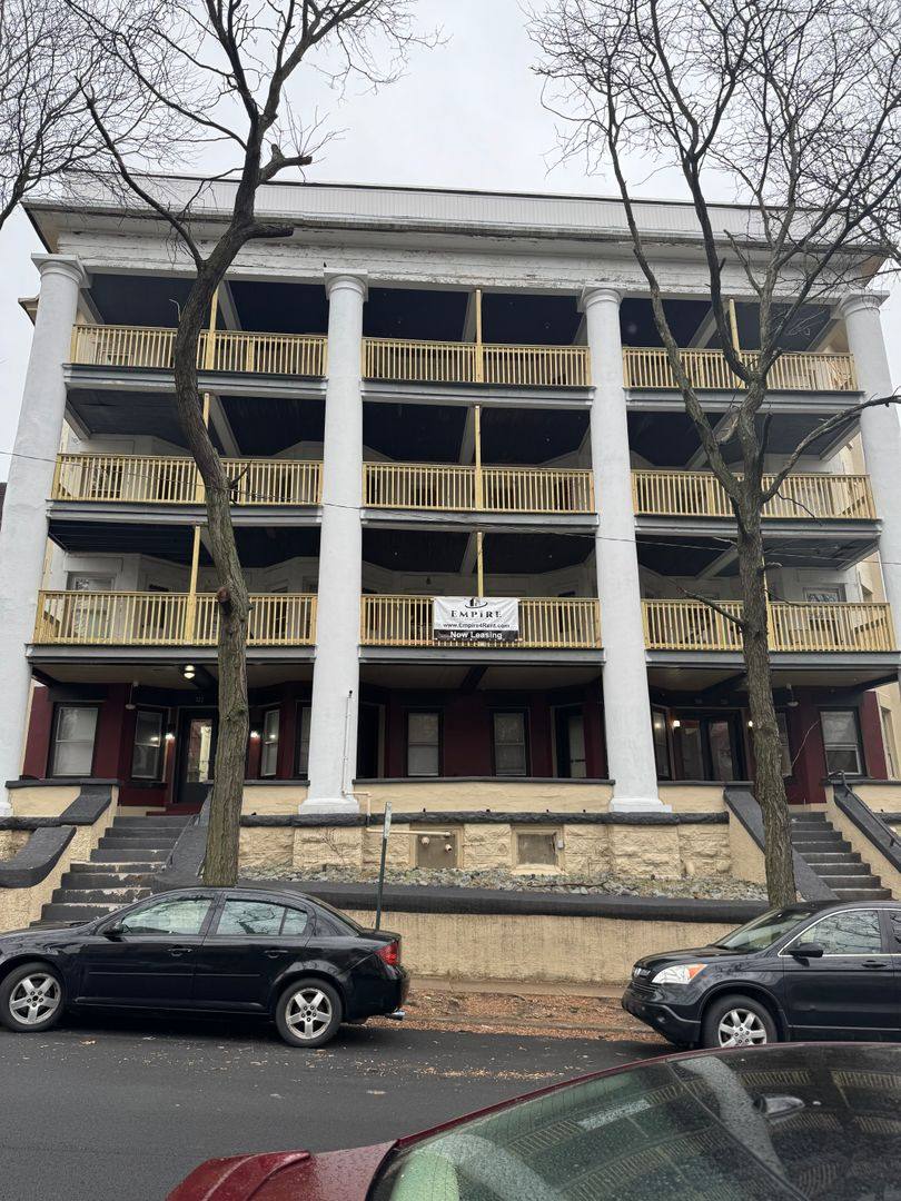 Apartment for rent at 322 Taylor Ave, Scranton, PA 18510