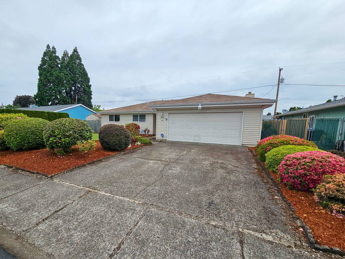 House for rent at 3642 Meadow Park Loop NE, Salem, OR 97305