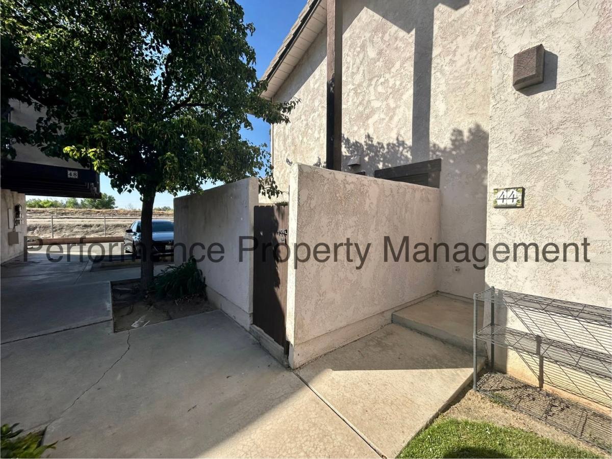 Condo for rent at 3333 El Encanto Court, Bakersfield, CA 93301