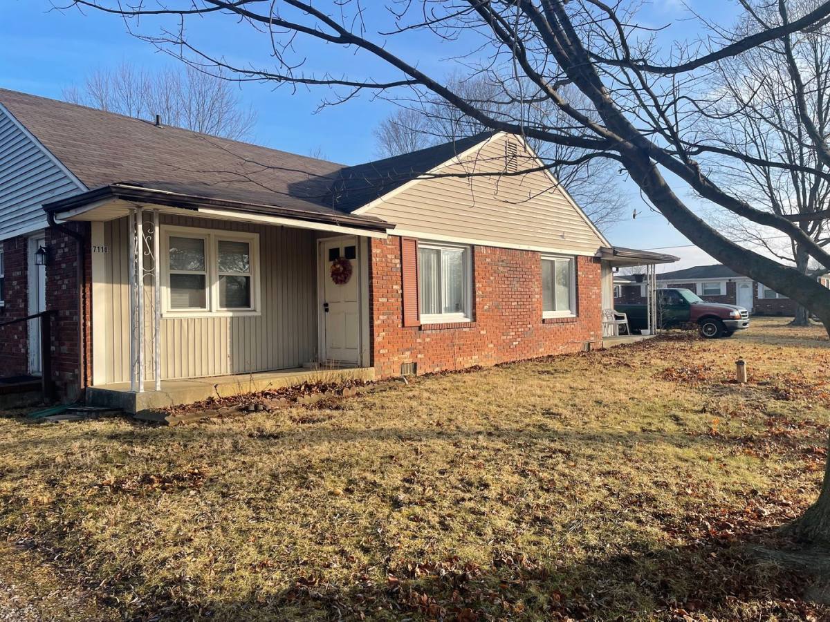 Apartment for rent at 7110-7112 Pin Oak Dr, Brownsburg, IN 46112