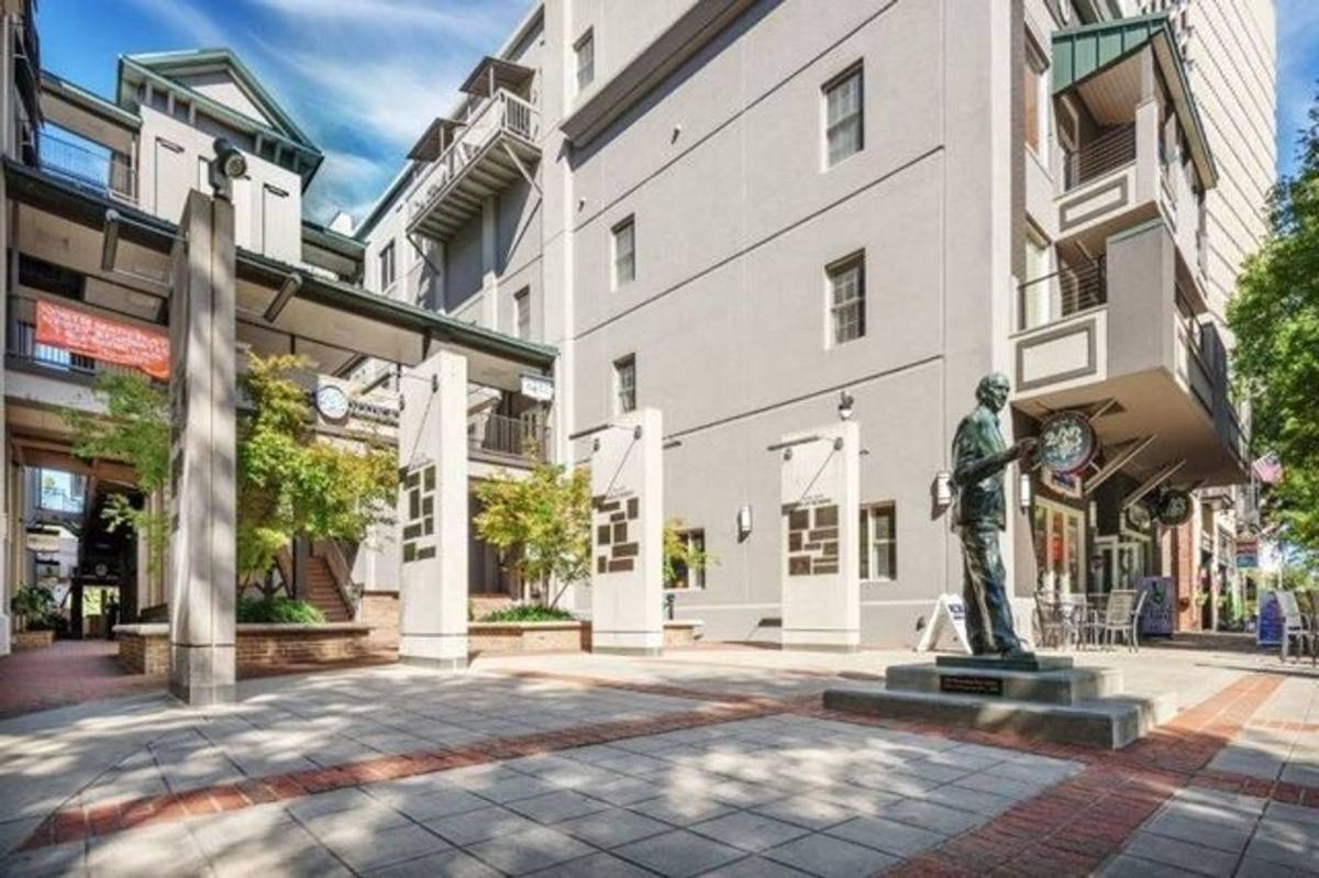 Apartment for rent at 233 N Main St, Greenville, SC 29601