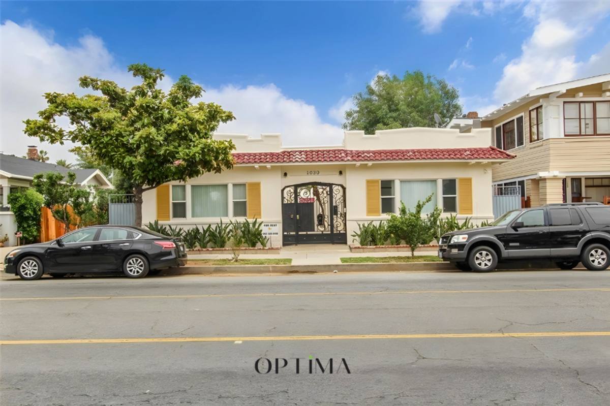 Apartment for rent at 1030 Magnolia Ave, Long Beach, CA 90813