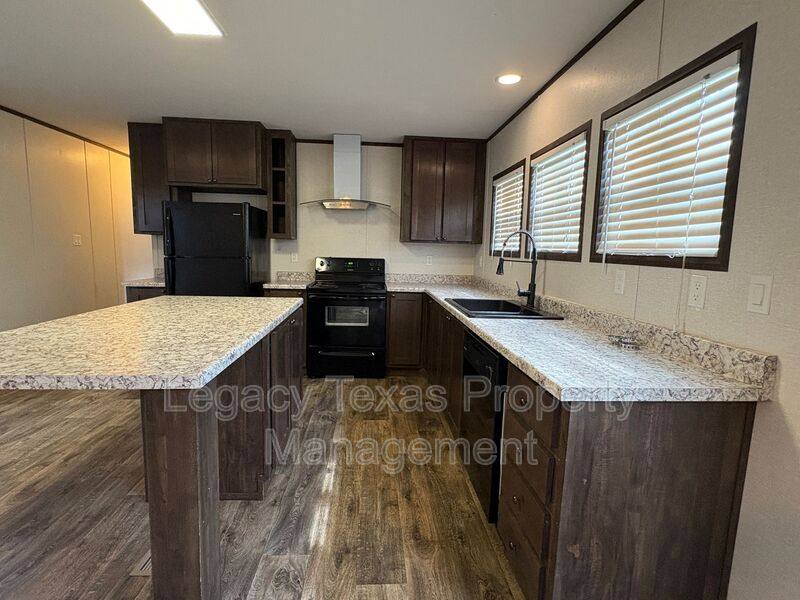 House for rent at 800 N Old Betsy #9, Cleburne, TX 76031