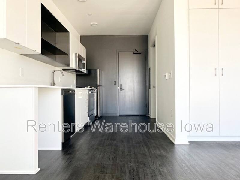 Apartment for rent at 329 5th St #305, West Des Moines, IA 50265