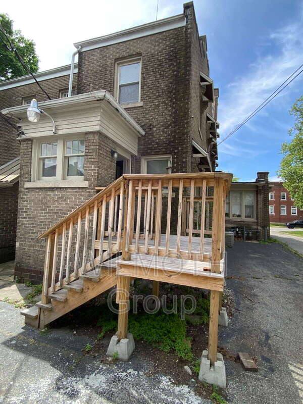 Apartment for rent at 408 W Mulberry St #1R, Kokomo, IN 46901