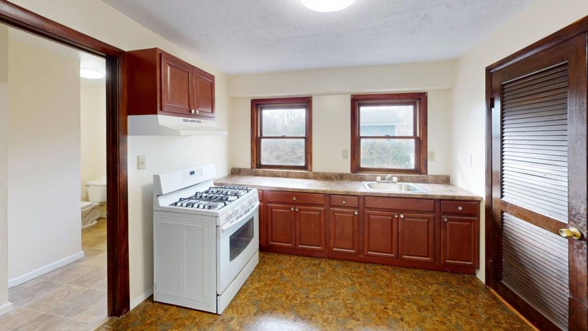 Apartment for rent at 83 Nash St, New Haven, CT 06511