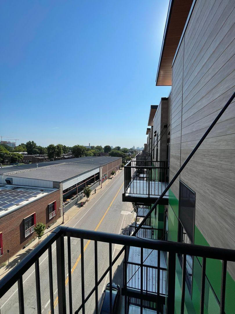 Apartment for rent at 4440 Manchester Ave, Saint Louis, MO 63110