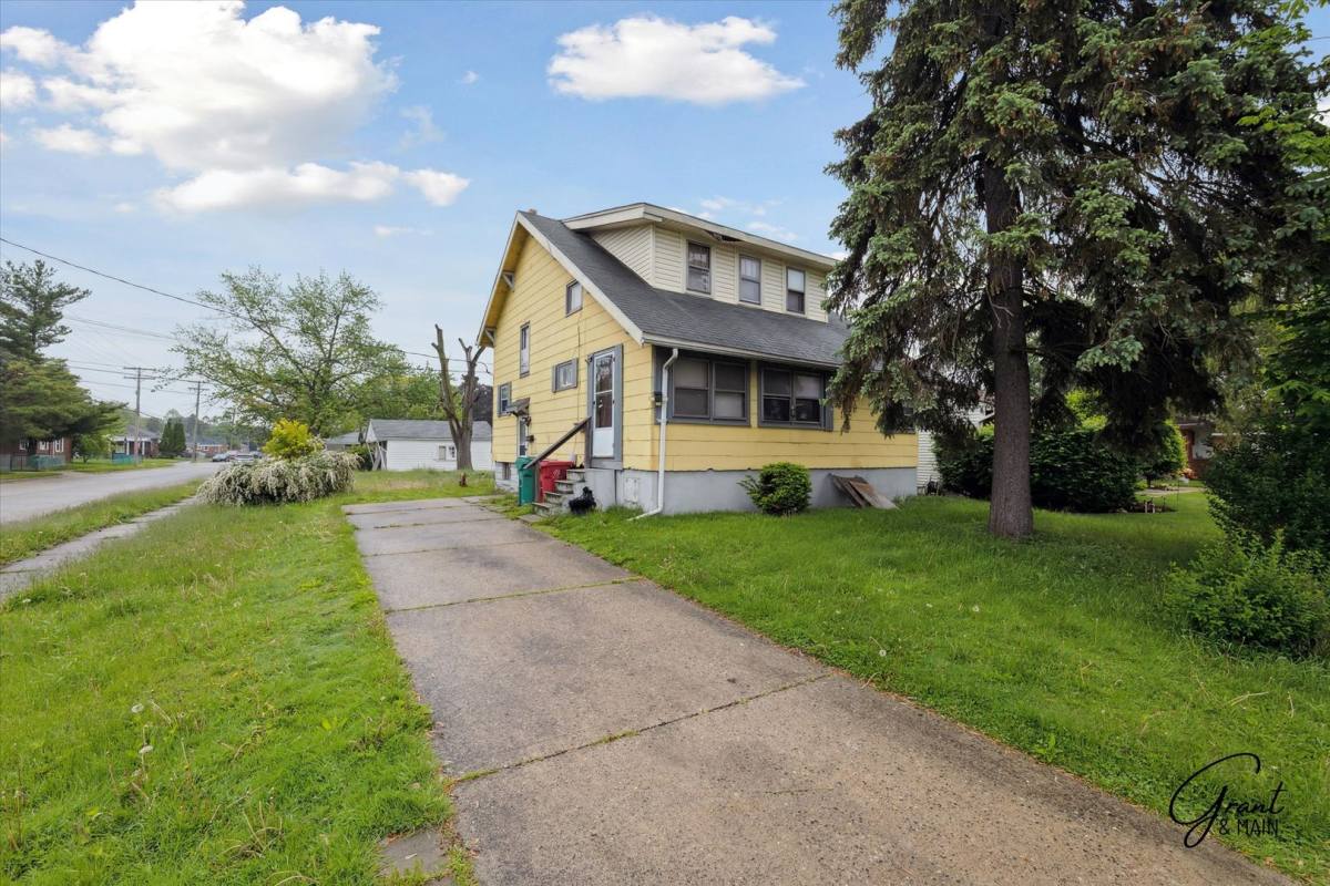 Apartment for rent at 24370 Fern, Eastpointe, MI 48021