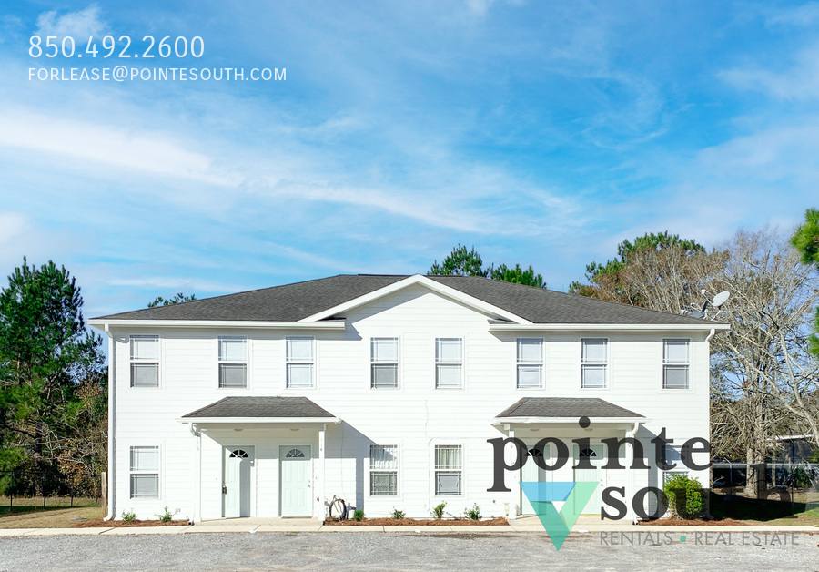 Townhouse for rent at 114 S Elm St, Foley, AL 36535