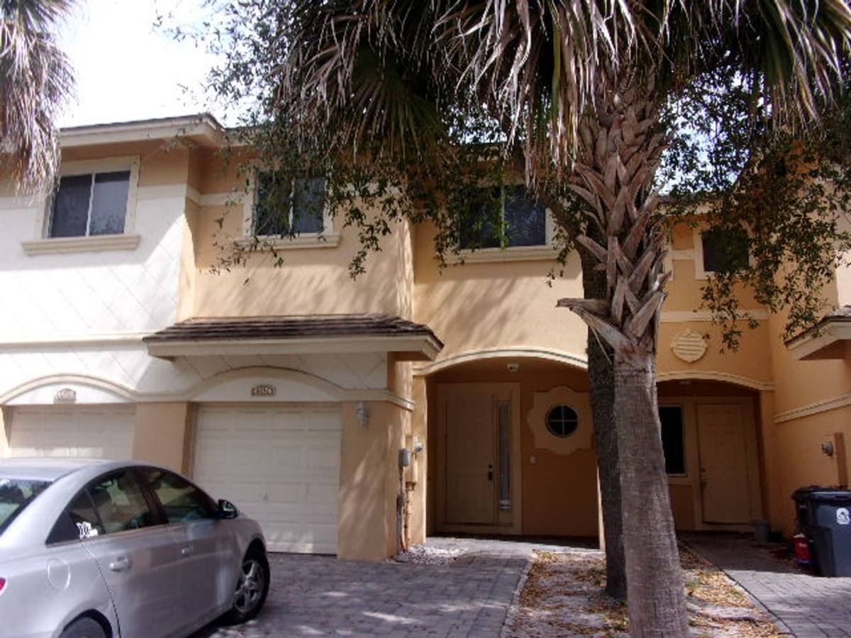 Townhouse for rent at 4312 Berkshire Wharf Dr, Lake Worth, FL 33461