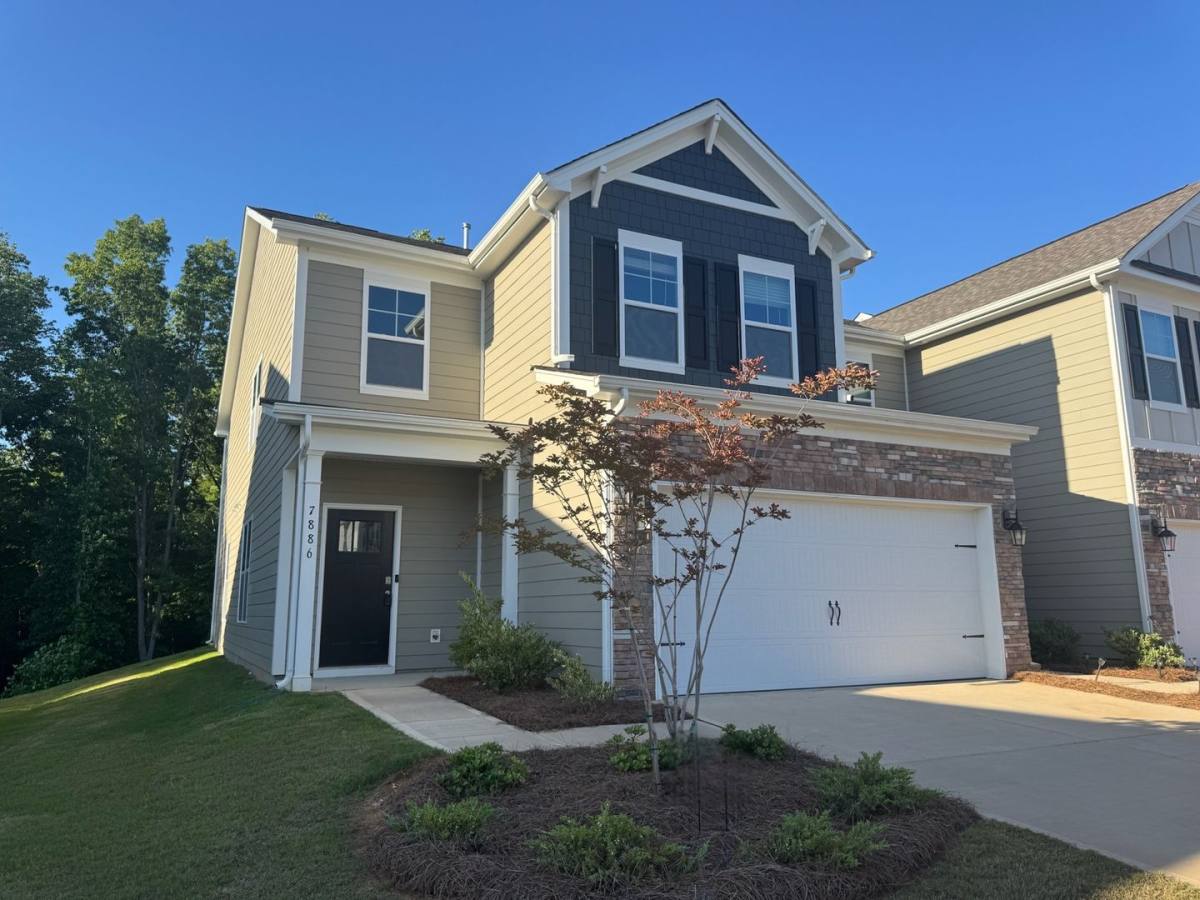 Townhouse for rent at 7886 Iron Rd, Sherrills Ford, NC 28673