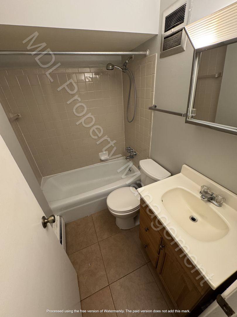 Apartment for rent at 4535 Woodbridge Ave, Bay City, MI 48706
